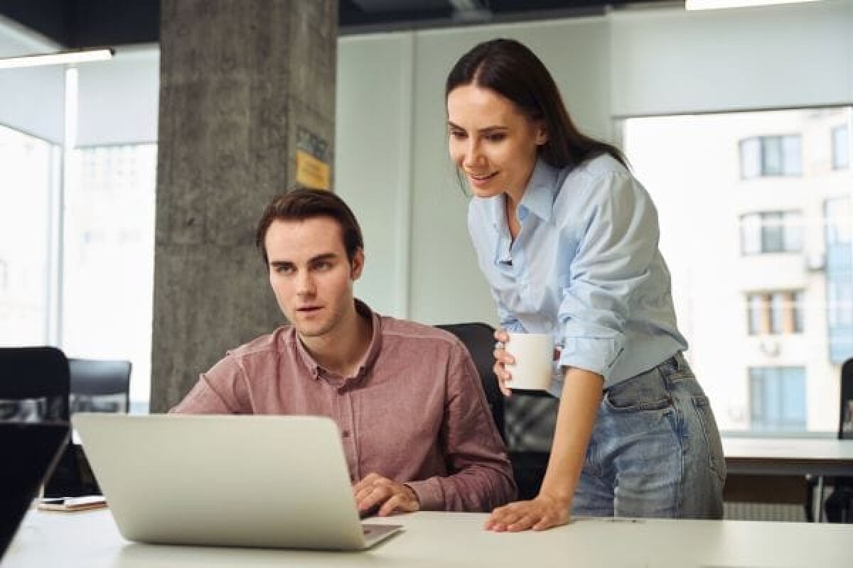 Cara Tingkatkan Kinerja Karyawan Lengkap dengan Indikator