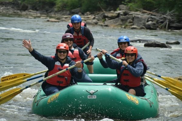 5 Ide Outing Kantor Seru Anti Boring, Pasti Berkesan!